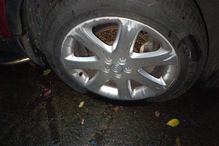 Used Buick Encore 2014 1.4T Automatic Two-Wheel Drive Urban Elite Model Right Front Wheel Hub