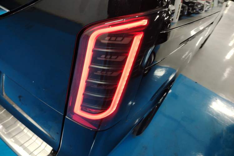 Used Mercedes-Benz V-Class 2018 V 260 Avantgarde Edition China VI
