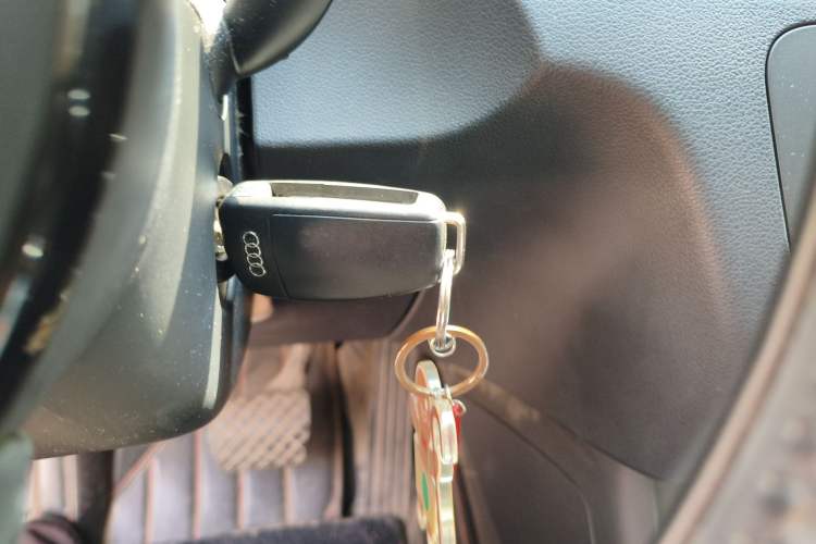 Used Audi Q3 2015 35 TFSI Comfort Model Vehicle Key