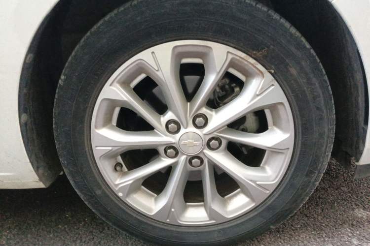 Used Chevrolet Monza 2023 1.5L Dual-Clutch WOW Enjoyment Edition Right Front Wheel Hub