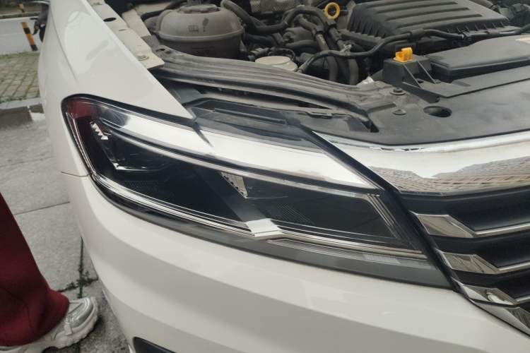 Used Volkswagen Lavida 2019 280TSI DSG Comfort Edition China VI standard Right Front Headlight