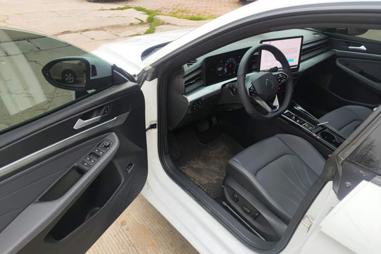 Used Volkswagen Lamando 2026 Lavida L 300TSI Lingfeng Edition
