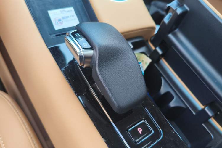 Used Hima AITO M5 2022 Extended-Range Four-Wheel Drive Performance Version Gear Lever