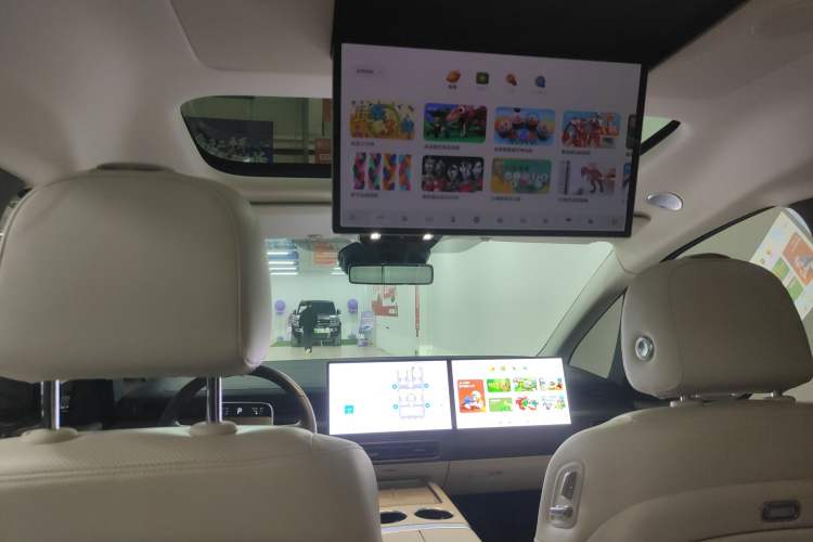 Used Li Auto MEGA 2024 Ultra Model
