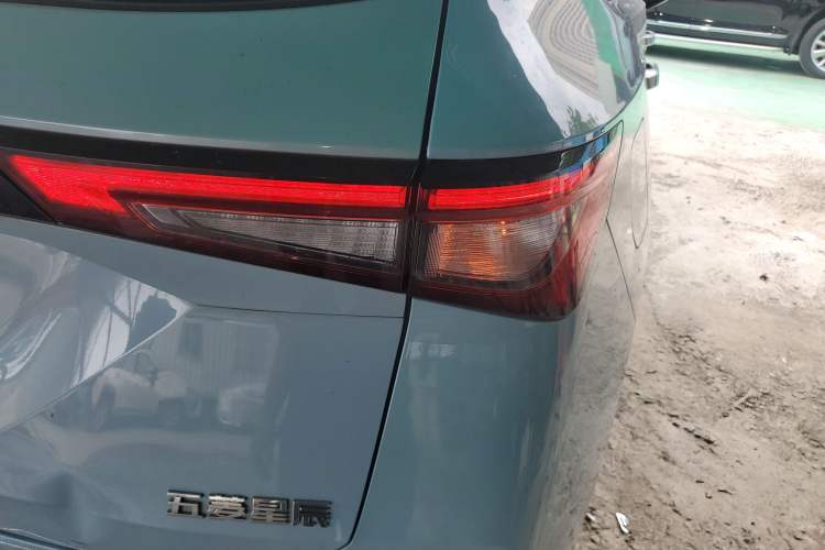 Used Wuling Asta 2021 1.5T CVT Star曜 Edition Right Rear Taillight