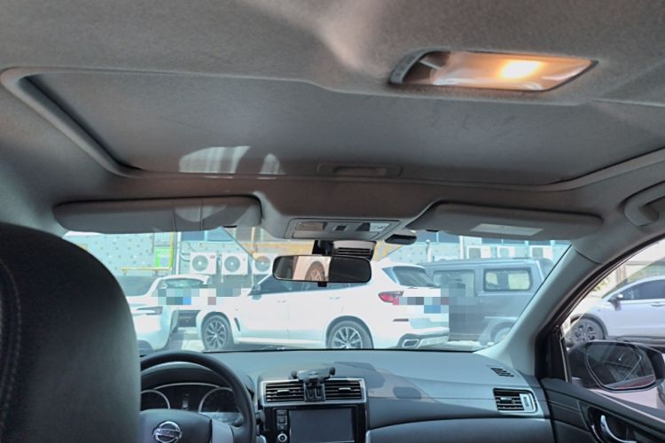 Used Nissan Tiida 2019 1.6L CVT Smart Drive Version China VI Standard Headliner