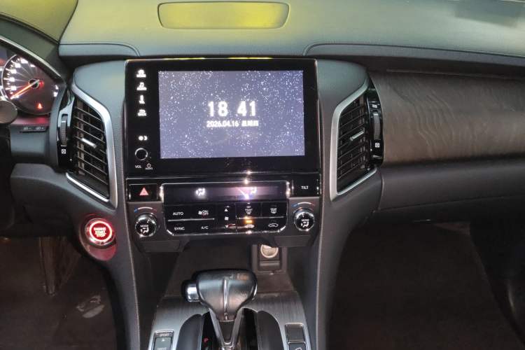 Used Honda Avancier 2020 240TURBO Two-Wheel Drive Comfort Edition Audio And AC Panel