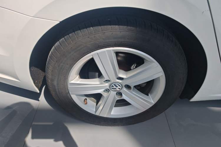 Used Volkswagen Lamando 2015 230TSI DSG Fashion Edition
