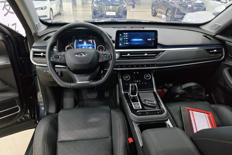 Used Chery Tiggo 8 2025 Excellence Edition 230 TCI Automatic Luxury Version 5 Seats Center Console