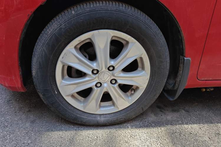 Used Honda Fit 2011 1.5L manual luxury version
