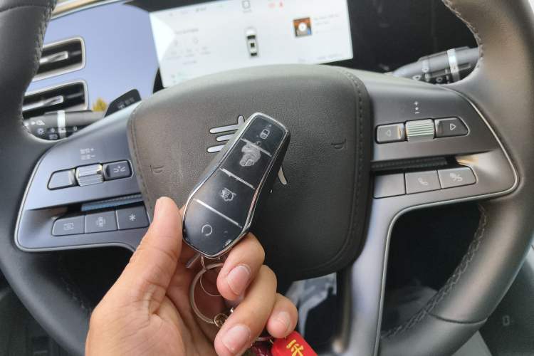 Used BYD Qin L 2025 DM-i Smart Drive 80KM Leading Model