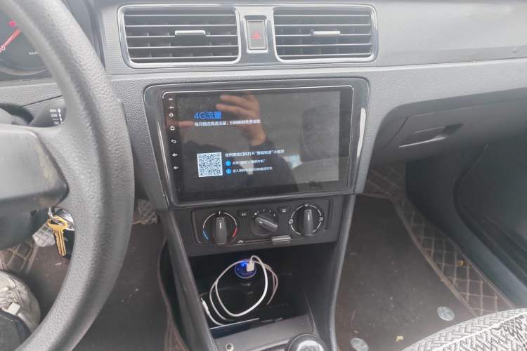 Used Volkswagen Santana 2013 1.4L Manual Fashion Edition Audio And AC Panel