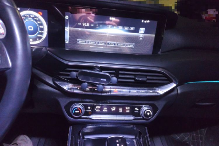 Used Bestune T77 2019 230 TID Automatic Prestige Version China V Emission Standard
