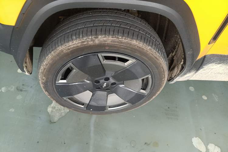 Used Chery Fulwin X3L 2025 Model 205 All-Wheel Drive High-Energy Edition
