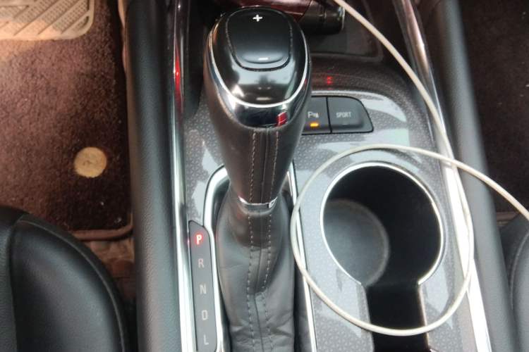 Used Chevrolet Malibu XL 2017 1.5T Automatic Ruichi Edition Gear Lever