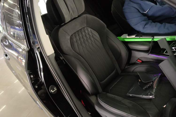 Used Hongqi HS5 2022 Revised Version 2.0T Smart Connect Flagship Edition Right Front Seat