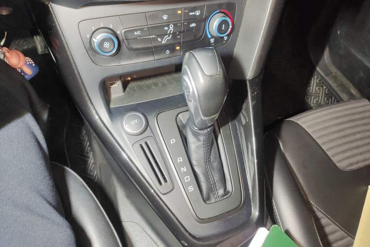 Used Ford Focus 2018 Hatchback Classic 1.6L Automatic Trendy SmartDrive Edition
