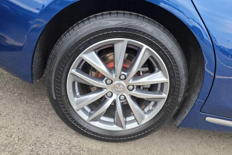 Used Infiniti Q50L 2016 2.0T Comfort Edition Right Rear Wheel Hub