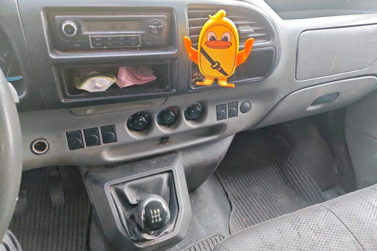 Used JMC Transit 2017 2.8T Commercial Version Short Wheelbase Mid-Roof 3-Seater JX493