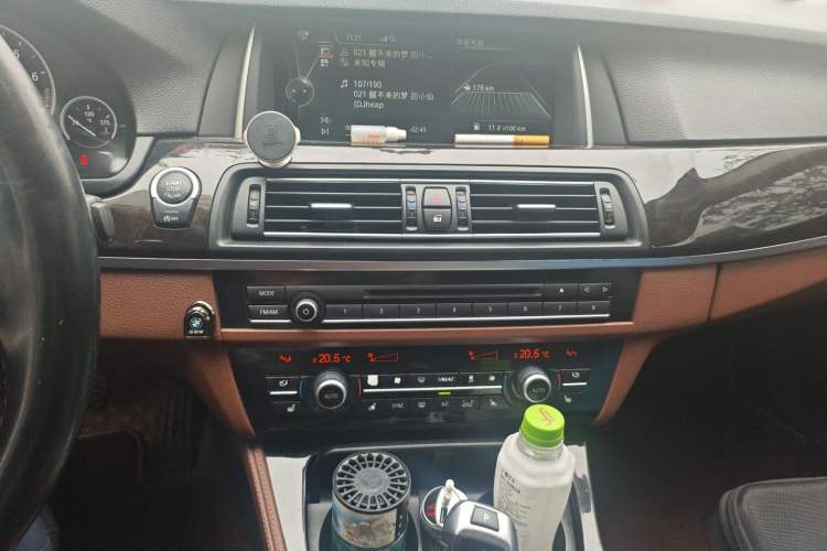 Used BMW 5 Series 2014 535Li Leading Model
