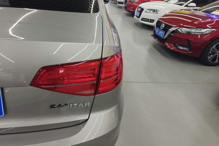 Used Volkswagen Sagitar 2017 1.6L Automatic Comfort Model Right Rear Taillight