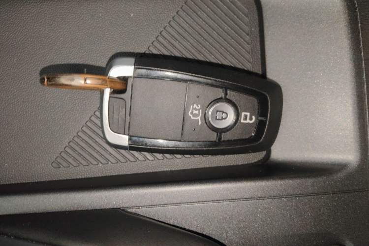 Used Ford Edge 2023 Ford Explorer L 2.0T EcoBoost Two-Wheel Drive 7-Seater Luxury Model