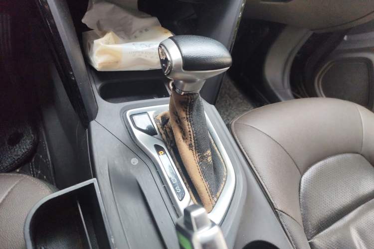 Used GAC Trumpchi GS4 2015 200T G-DCT Luxury Edition Gear Lever