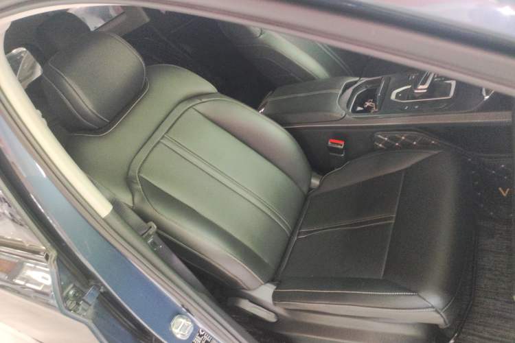 Used Wuling Victory 2020 1.5T CVT Flagship Edition Right Front Seat