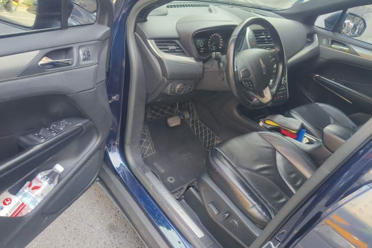 Used Lincoln MKC 2017 2.0T Two-Wheel Drive Deluxe Edition