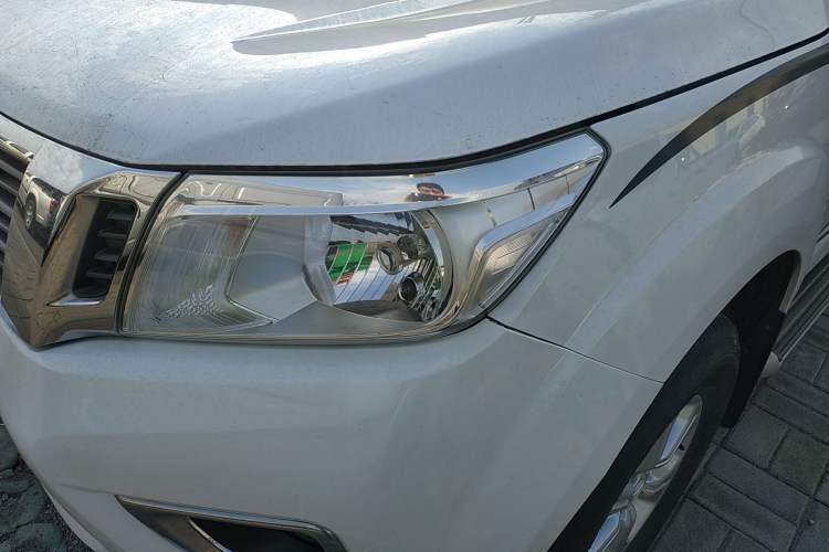 Used Nissan Navara 2017 2.5L Automatic 2WD Luxury Edition QR25
