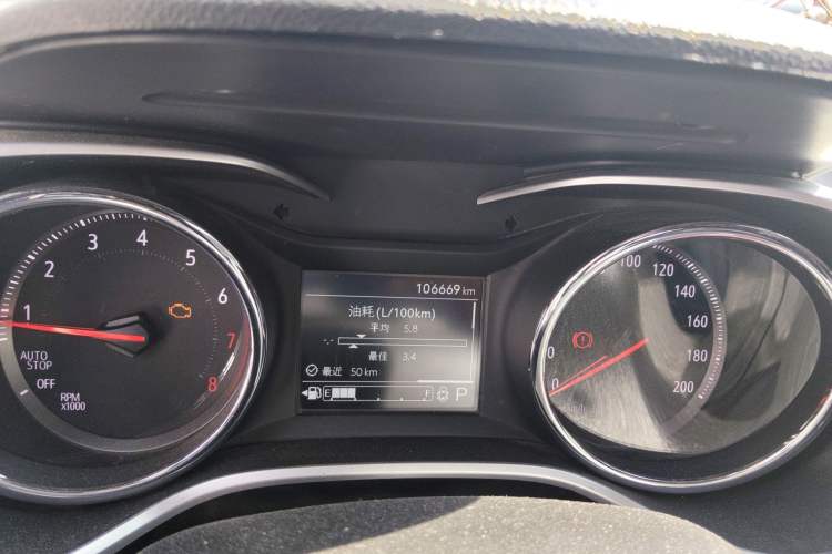 Used Chevrolet Trax 2019 325T Automatic Sport Edition China VI Standard Odometer Close Up