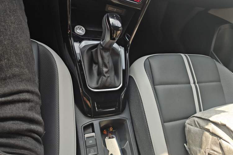 Used Volkswagen T-ROC 2025 300TSI DSG Two-Wheel Drive Chen Guang Edition