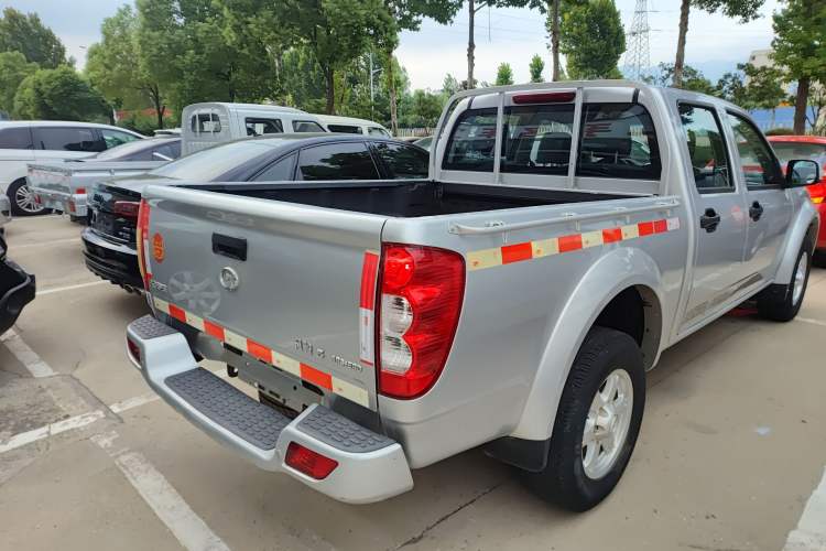 Used Great Wall Wingle 5 2017 2.0T European Version Diesel Two-Wheel Drive Advanced Large Double-Cab GW4D20E