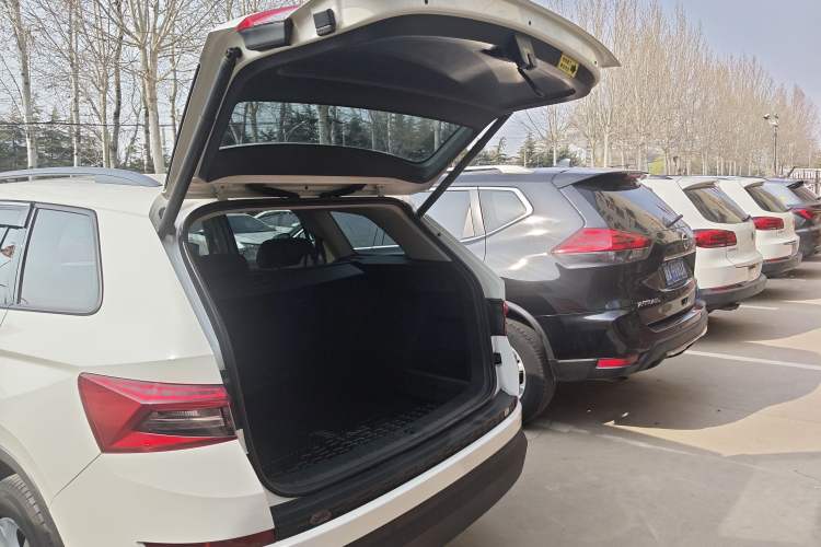 Used Skoda Kodiaq 2019 Restyled TSI330 5-Seater Two-Wheel Drive Standard Version China VI Trunk