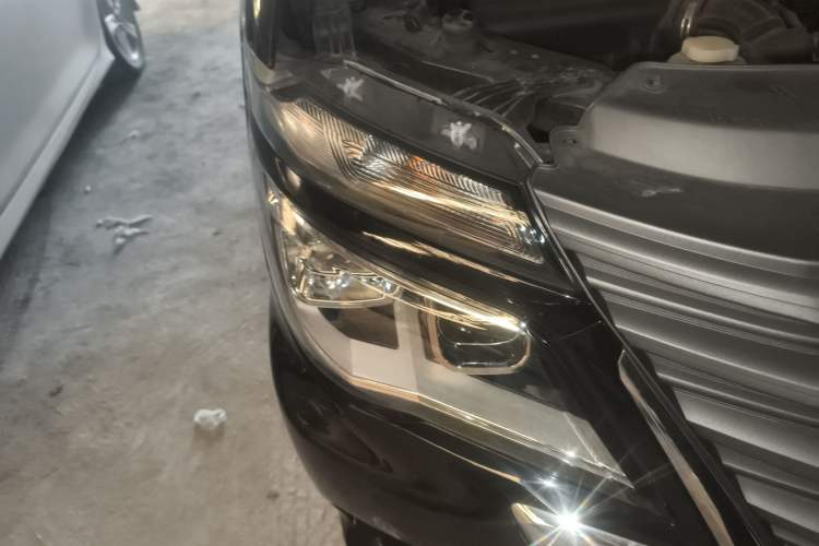 Used FORTHING Lingzhi 2023 M5L 1.6L Comfort 9-Seater