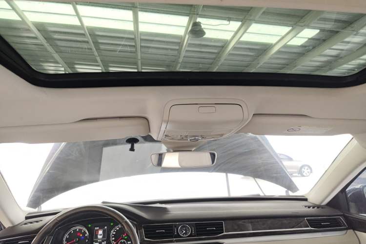 Used Volkswagen Passat 2016 380TSI DSG Ultimate Edition Headliner