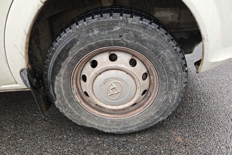 Used SAIC MAXUS Xintu V80 2017 2.5T 5-Speed Manual Aoyuntong National V Short Wheelbase Mid-Roof 5/6/10-Seater