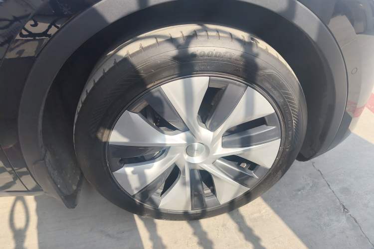 Used Tesla Model Y 2021 Standard Range Rear-Wheel Drive Version