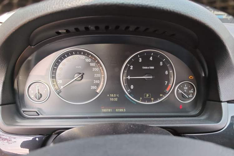 Used BMW 5 Series 2014 520Li Elegant Model
