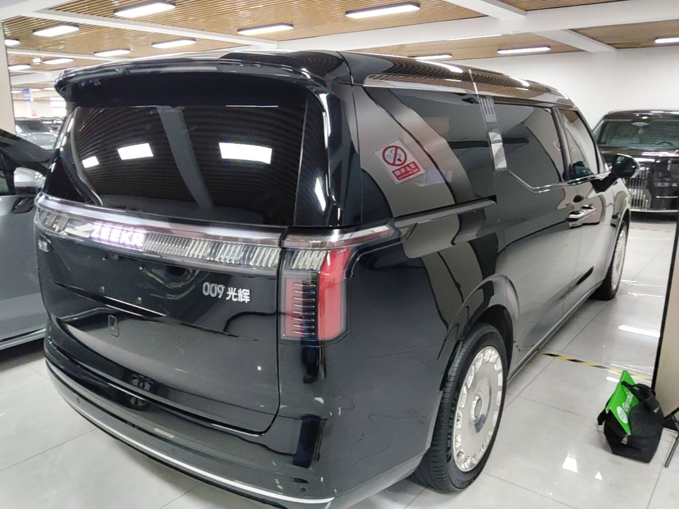 Zeekr 009 2024 GAC Trumpchi — снимка 6