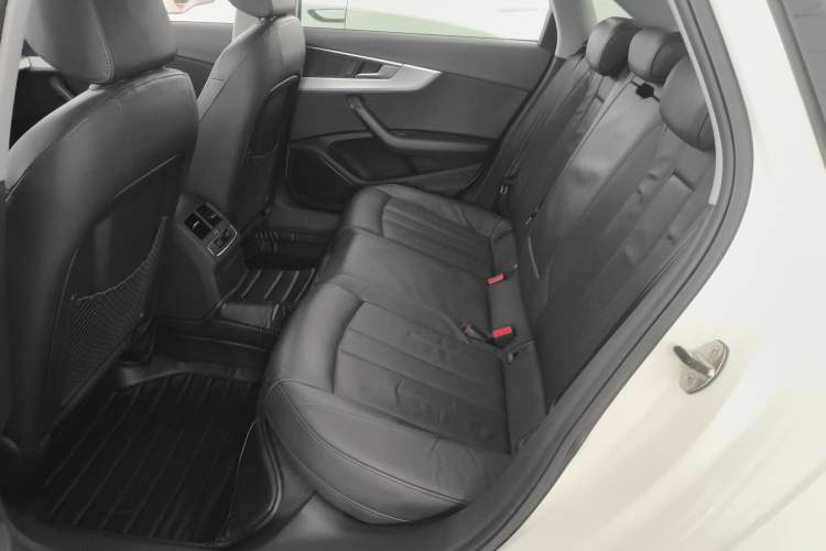 Used Audi A4L 2017 Plus 40 TFSI Fashion Model Left Rear Seat