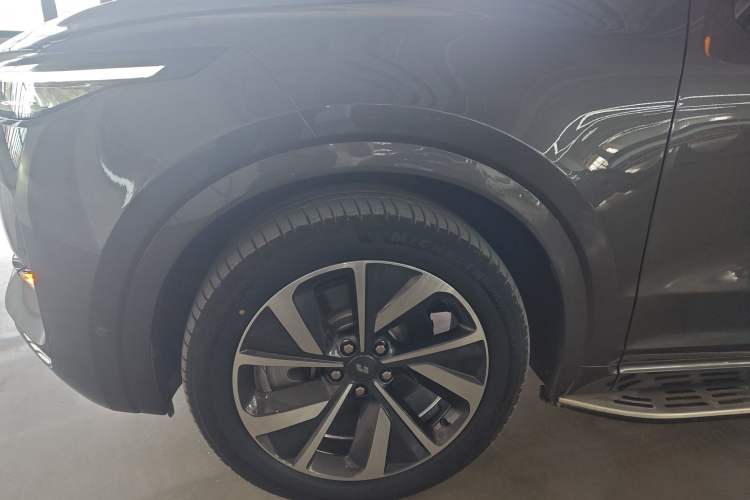 Used Li Auto ONE 2021 Extended-Range 6-Seater Version Left Front Wheel Hub