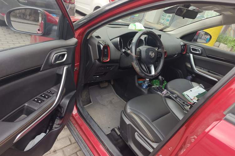 Used Dongfeng Aeolus AX4 2017 1.4T DCT Trendy & Stylish Model
