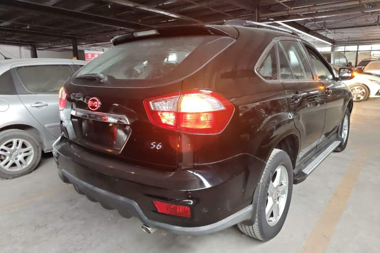 Used BYD S6 2014 2.0L Manual Luxury 5-Seater