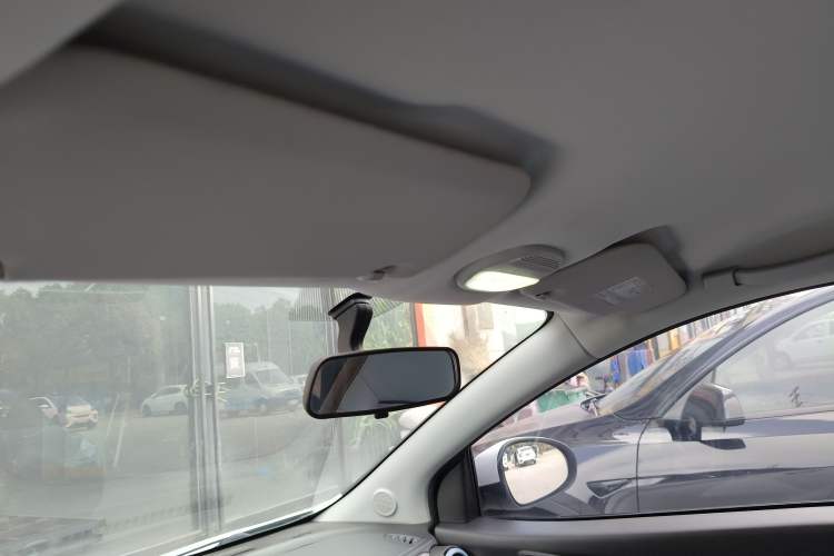 Used Chery QQ Little Ant 2022 Revised Version Sweet Pink Edition Half-Sugar Version Lithium Iron Phosphate 30.7 kWh 30 kW 301 km Headliner