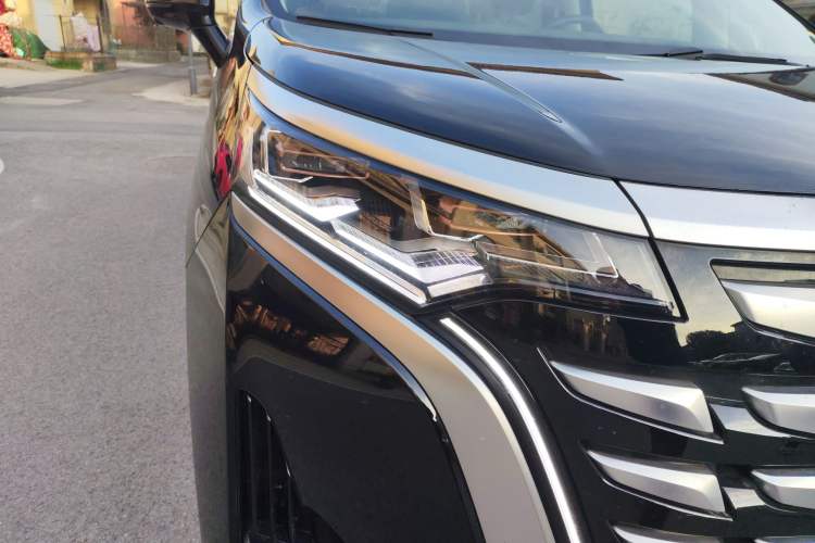 Used Denza D9 2024 DM-i 980 Four-Wheel Drive Prestige Model
