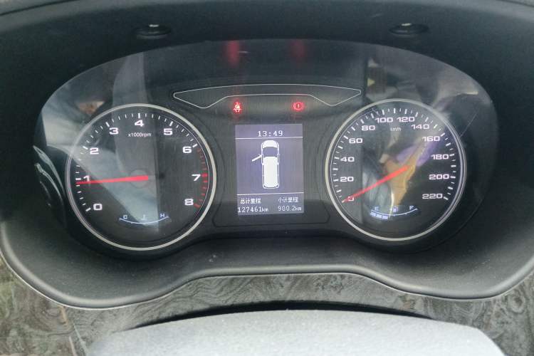 Used JAC Refine M4 2016 2.0L Manual Luxury Version