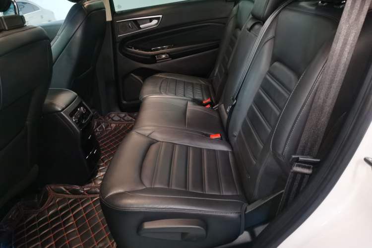 Used Ford Edge 2016 EcoBoost 245 Two-Wheel-Drive Titanium 7-Seater