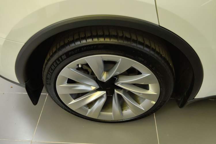 Used Tesla Model Y 2025 Rear-Wheel Drive First Edition