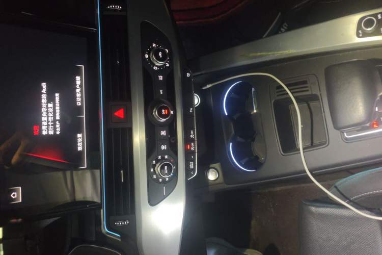 Used Audi A4L 2022 40 TFSI Fashion Dynamic Model Audio And AC Panel